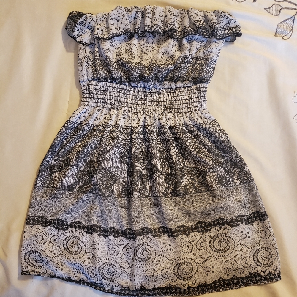Women's strapless summer dress